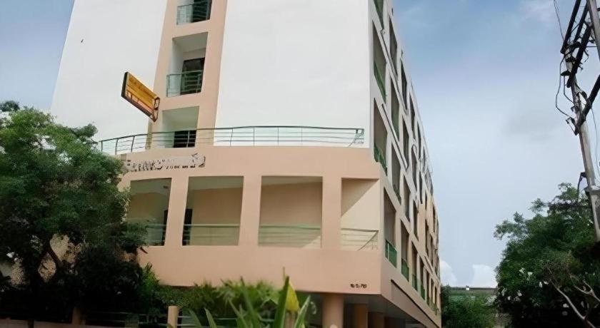 ראיונג Central Place Hotel מראה חיצוני תמונה