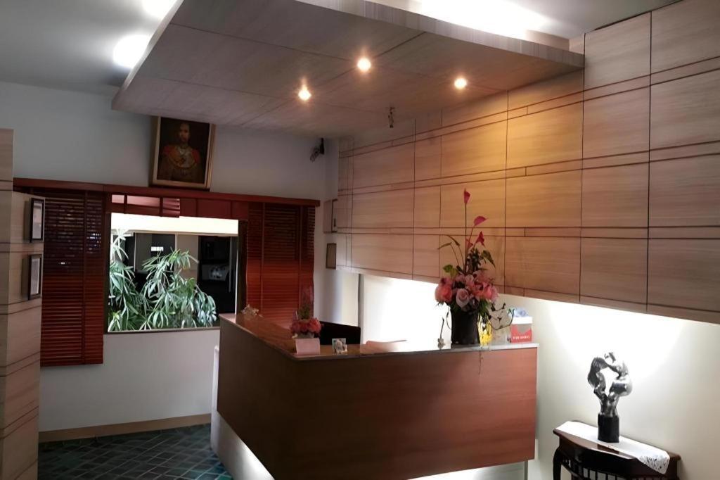 ראיונג Central Place Hotel מראה חיצוני תמונה